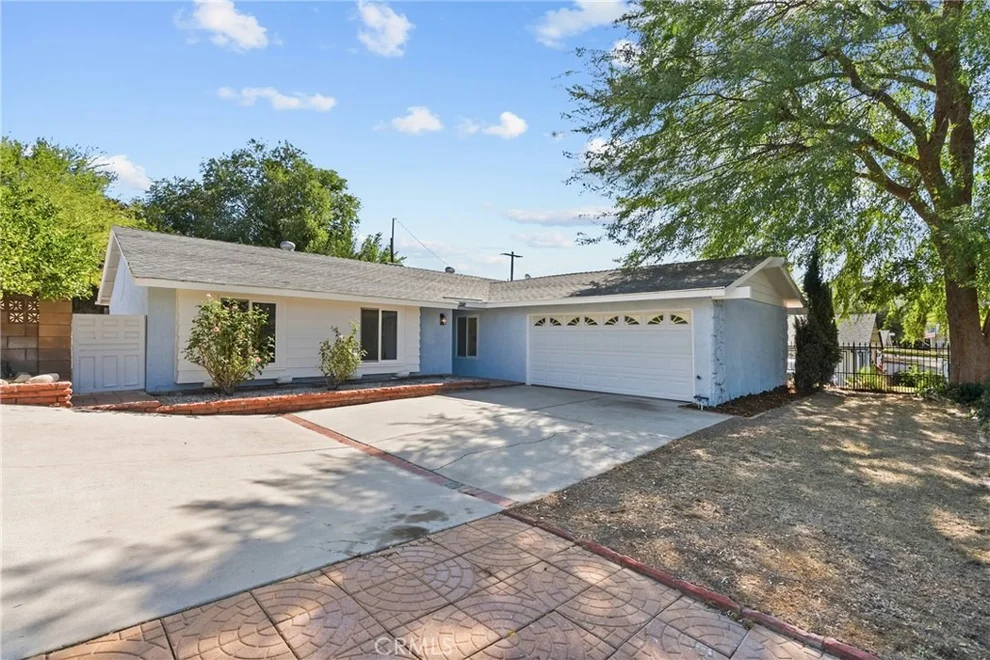 Unit for sale at 24716 Fain, Newhall, CA 91321