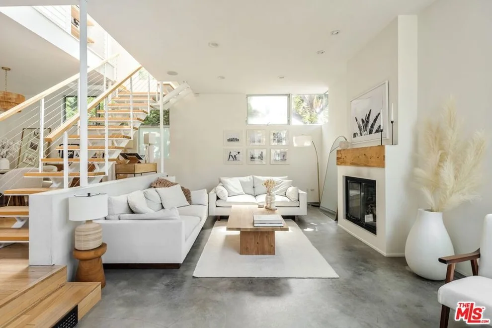 Unit for sale at 844 California Avenue, Venice, CA 90291