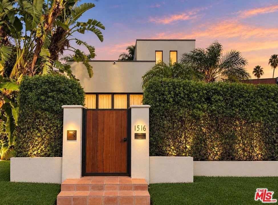 Unit for sale at 1516 N Genesee Avenue, Los Angeles, CA 90046