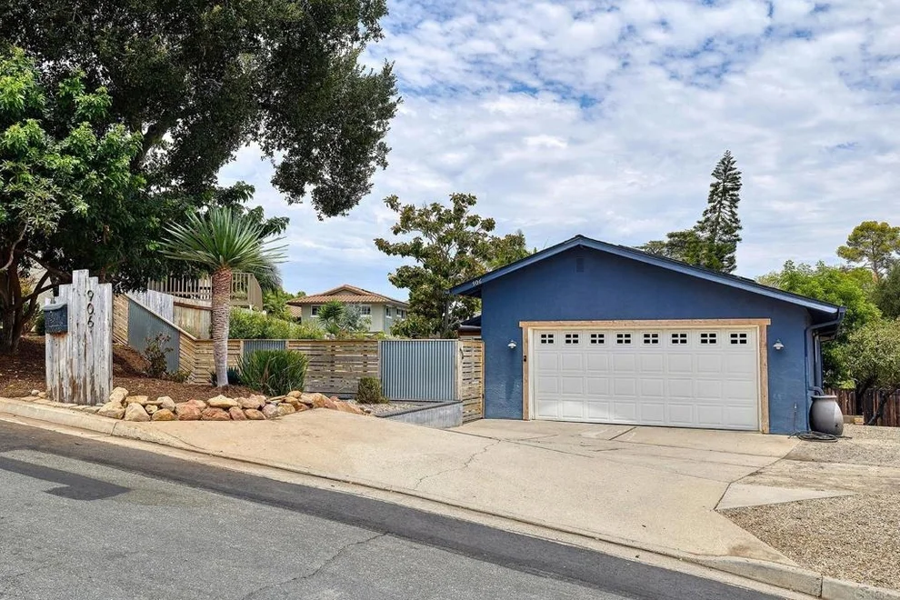 Unit for sale at 906 Alta Vista, Vista, CA 92084