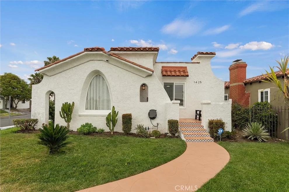 Unit for sale at 1425 W 79th, Los Angeles, CA 90047