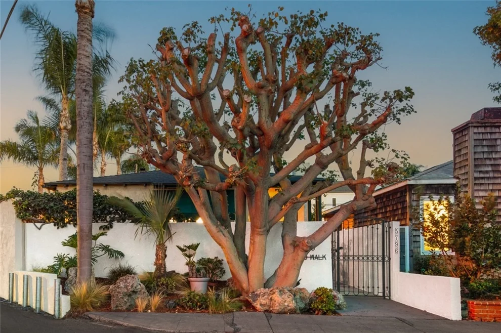 Unit for sale at 5796 Campo Walk, Long Beach, CA 90803