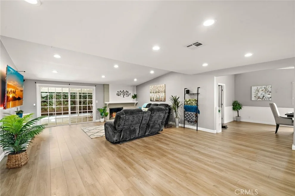 Unit for sale at 9206 La Colonia Avenue, Fountain Valley, CA 92708