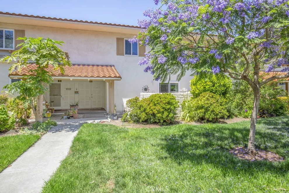 Unit for sale at 2320 Via Puerta, #B, Laguna Woods, CA 92637