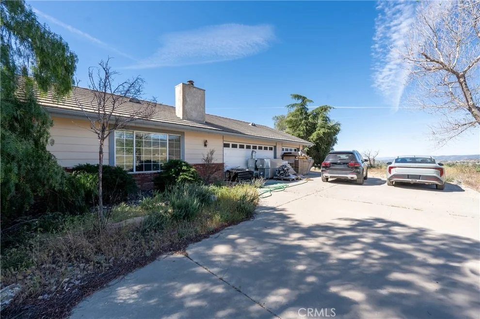 Unit for sale at 8138 Clayvale, Agua Dulce, CA 91390