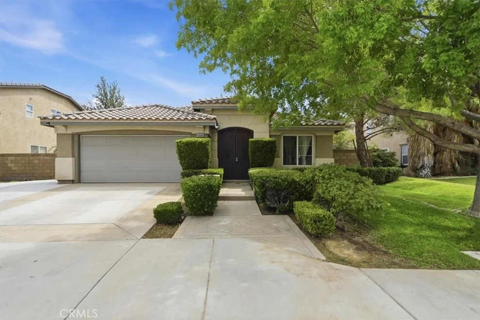 Unit for sale at 43646 Rialto, Lancaster, CA 93535
