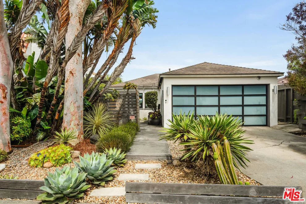 Unit for sale at 7406 Earldom Avenue, Playa Del Rey, CA 90293