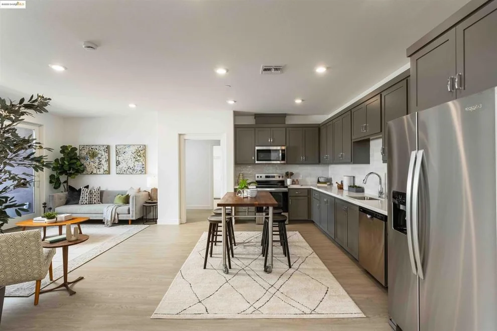 Unit for sale at 500 Somi Ct, Hayward, CA 94544