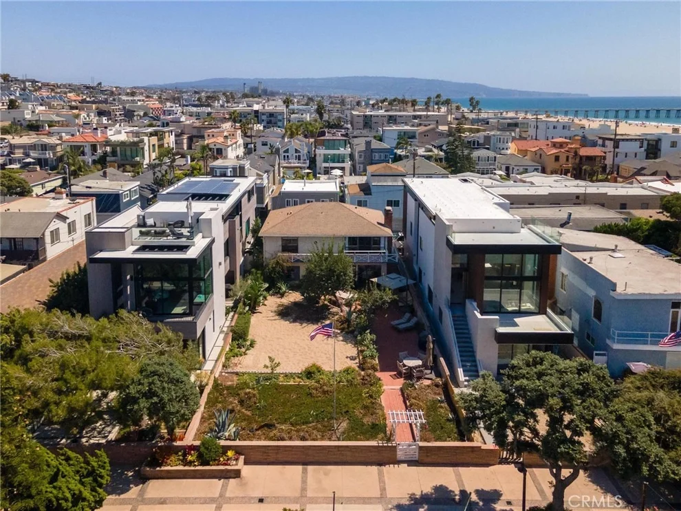Unit for sale at 60 18th Street, Hermosa Beach, CA 90254