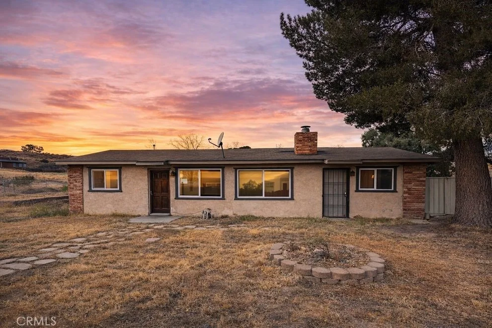 Unit for sale at 15404 Seals, Victorville, CA 92394
