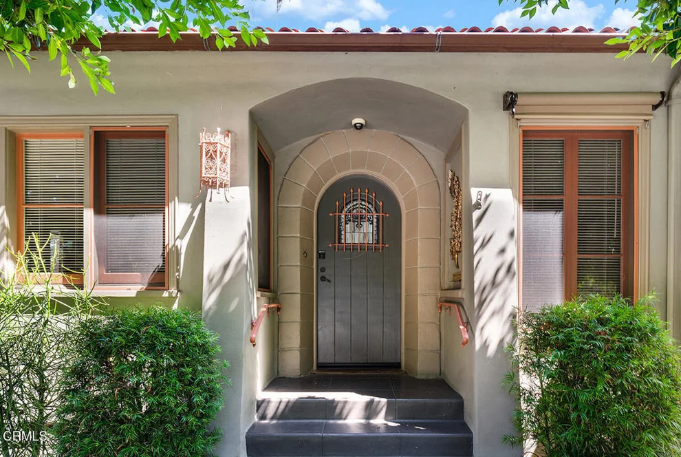 Unit for sale at 430 La Loma Road, Pasadena, CA 91105