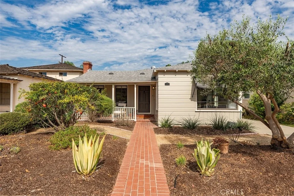 Unit for sale at 3626 Gaviota Avenue, Long Beach, CA 90807