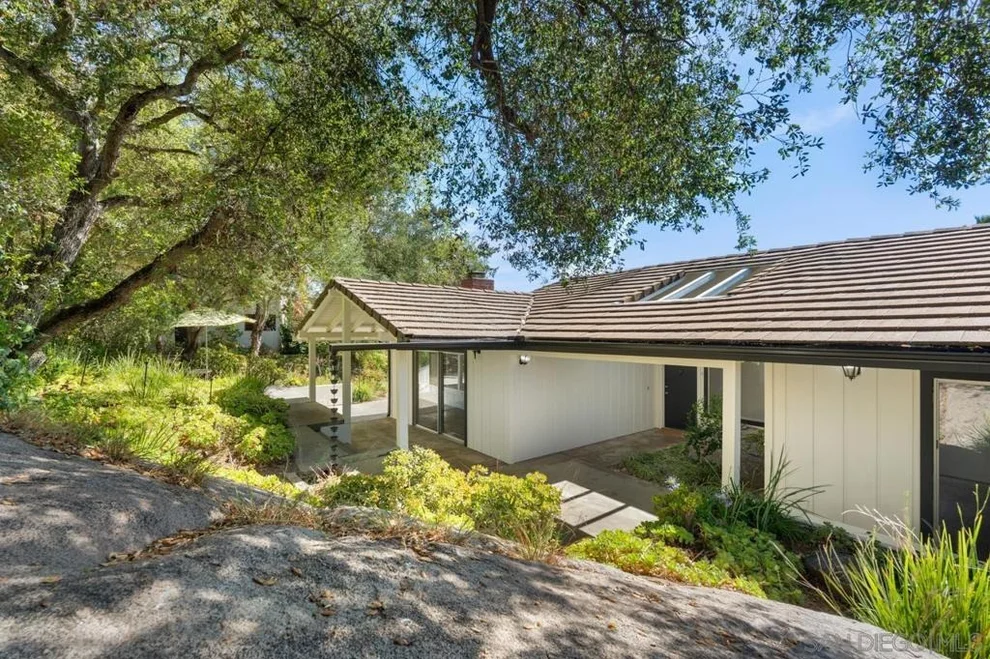 Unit for sale at 9817 Sage Hill, Escondido, CA 92026