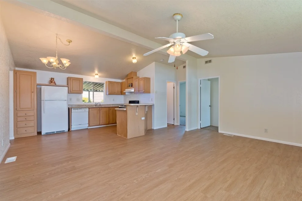 Unit for sale at 900 Howard Ave, Escondido, CA 92029