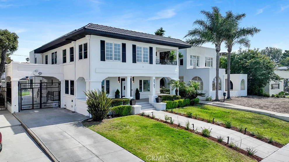 Unit for sale at 2747 E Ocean Boulevard, Long Beach, CA 90803