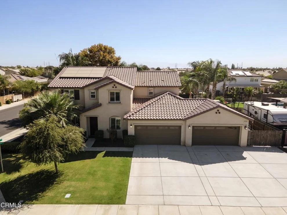 Unit for sale at 15605 Calabria Court, Bakersfield, CA 93314