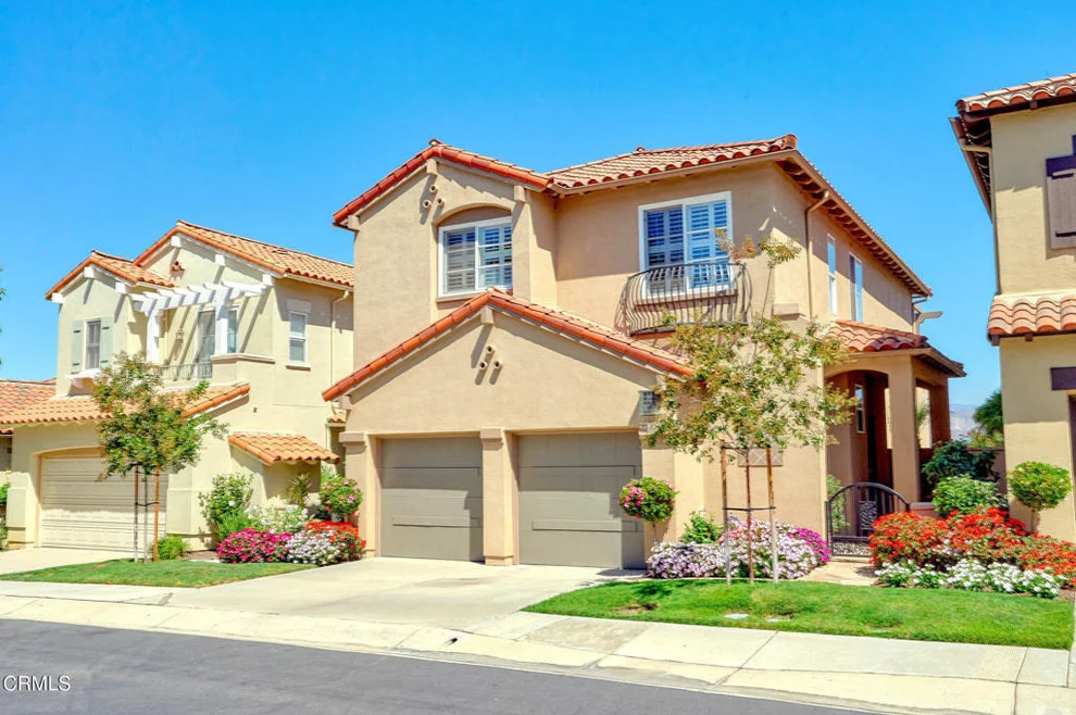 Unit for sale at 927 Corte Augusta, Camarillo, CA 93010