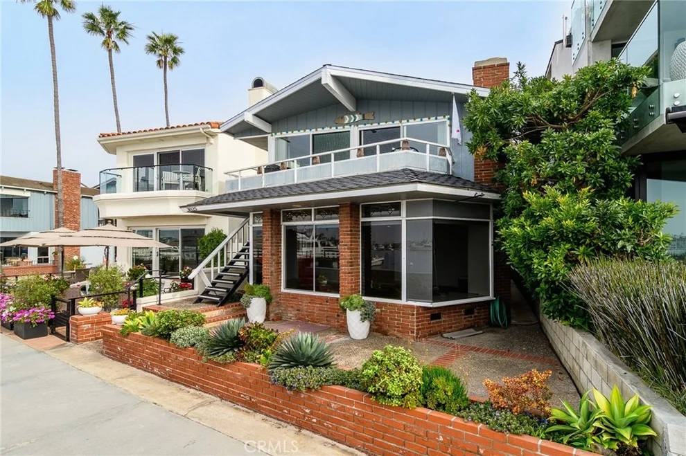 Unit for sale at 302 S Bay Front, Newport Beach, CA 92662