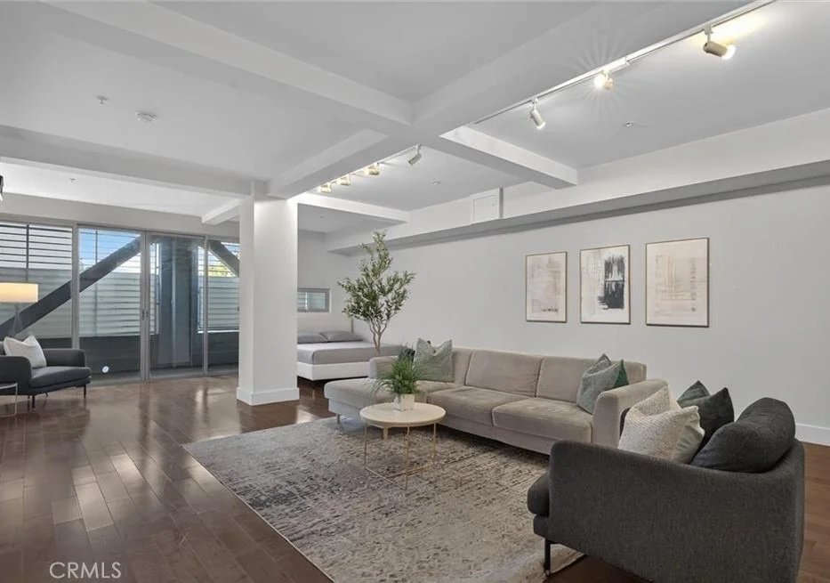 Unit for sale at 433 Pine, Long Beach, CA 90802