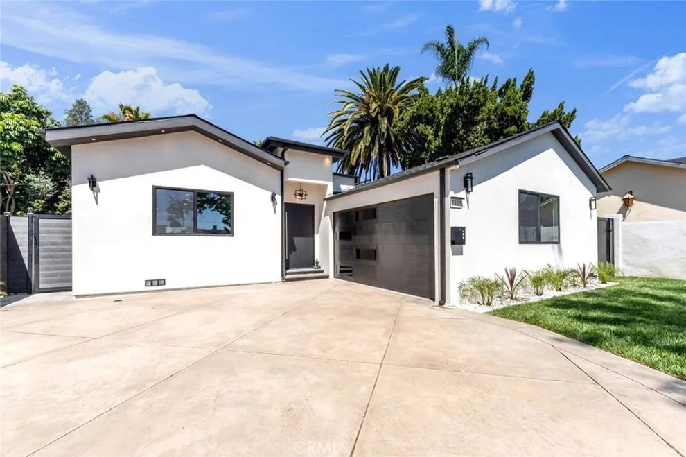 Unit for sale at 7115 Matilija Avenue, Van Nuys, CA 91405