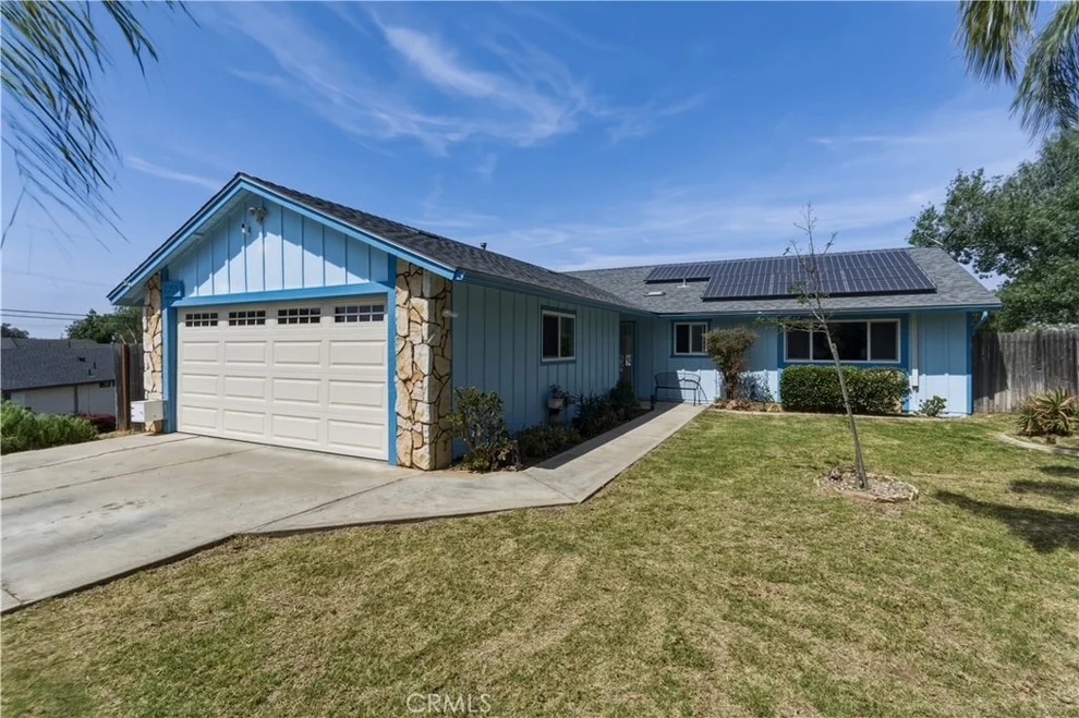 Unit for sale at 2251 S Stage Coach Lane, Fallbrook, CA 92028