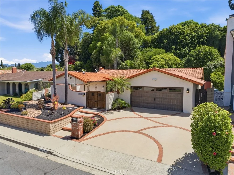Unit for sale at 24752 San Andres, Mission Viejo, CA 92691