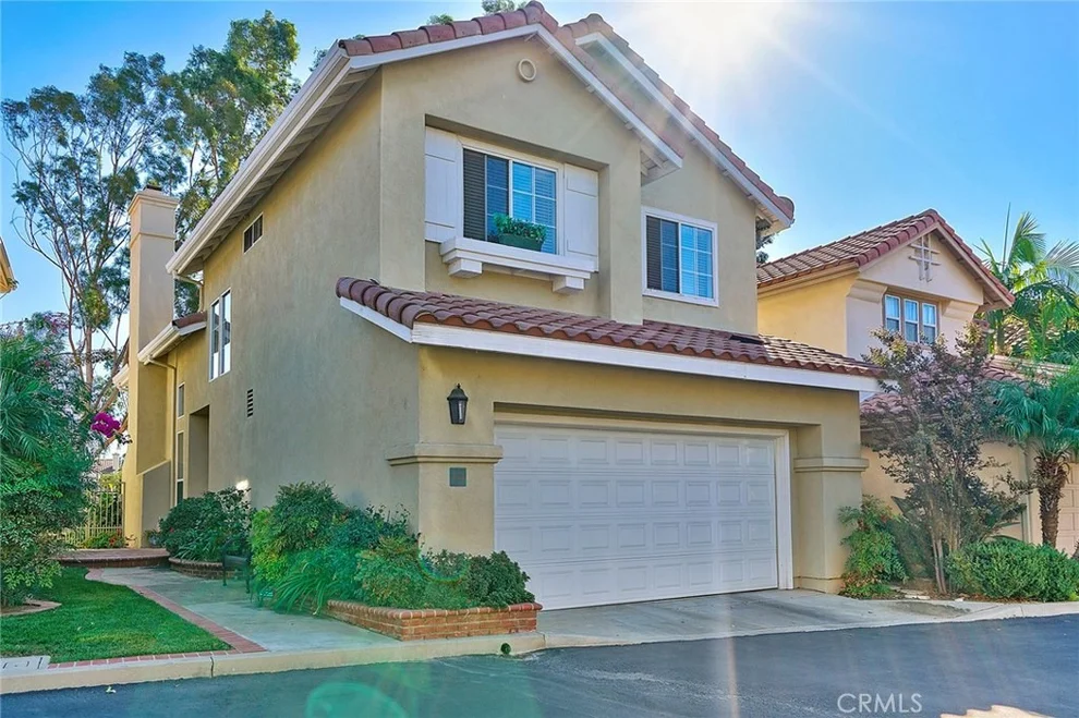 Unit for sale at 19 Via Floria, Rancho Santa Margarita, CA 92688