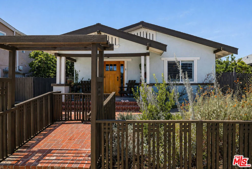 Unit for sale at 933 Walnut Avenue, Long Beach, CA 90813