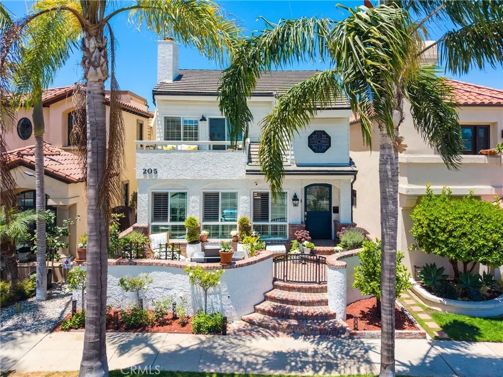 Unit for sale at 205 4th street, Seal Beach, CA 90740