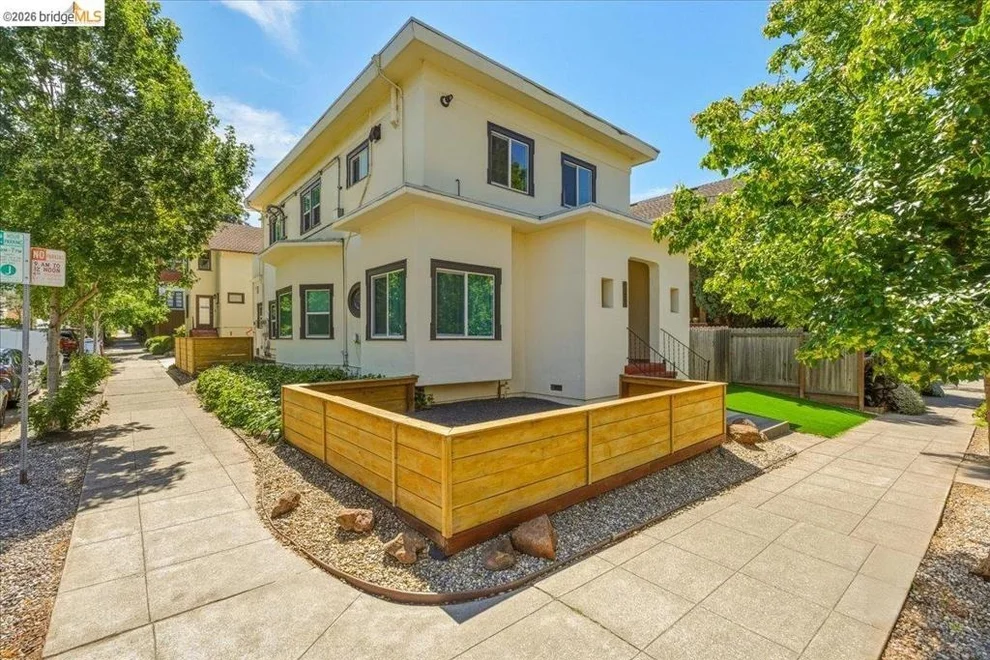 Unit for sale at 2529 Ellsworth St, Berkeley, CA 94704