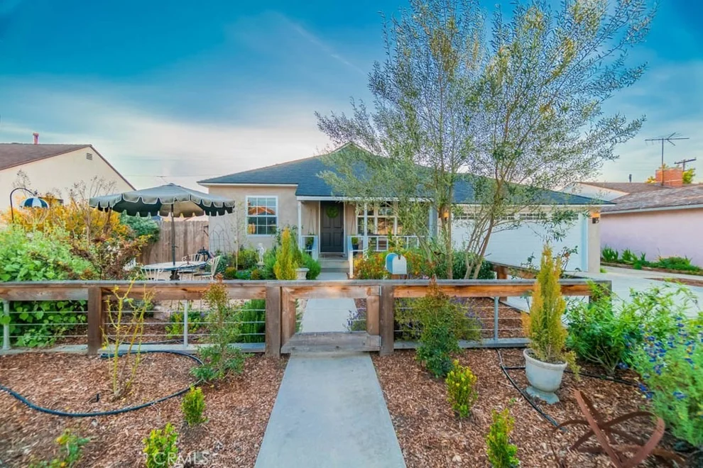 Unit for sale at 4225 Marwick Avenue, Lakewood, CA 90713