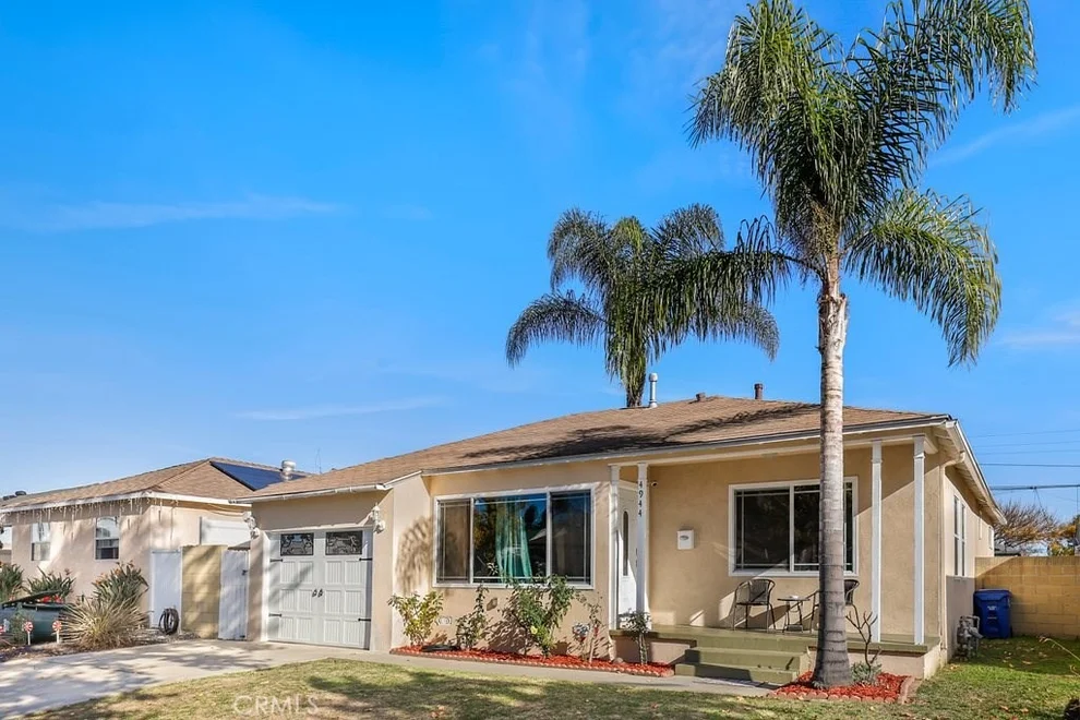 Unit for sale at 4944 Lorelei Avenue, Lakewood, CA 90712