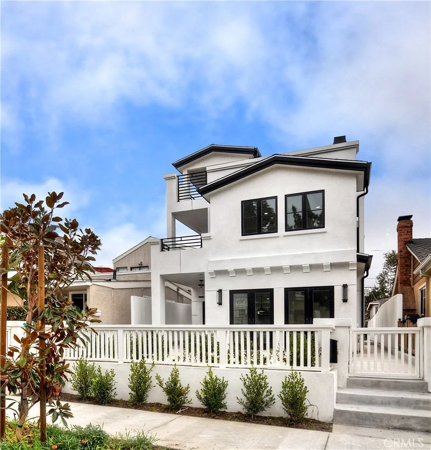 Unit for sale at 608.5 Heliotrope Avenue, Corona Del Mar, CA 92625