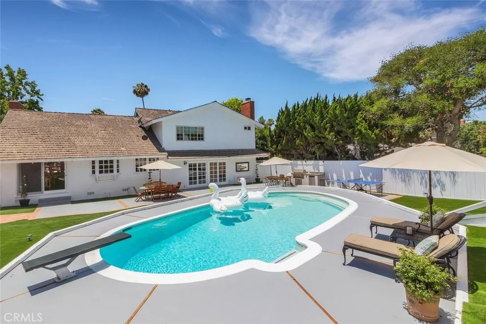 Unit for sale at 2100 Aralia Street, Newport Beach, CA 92660