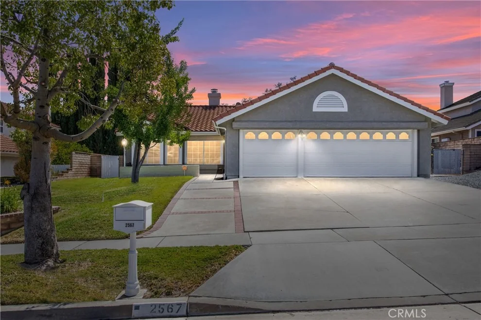 Unit for sale at 2567 Via Pacifica, Corona, CA 92882