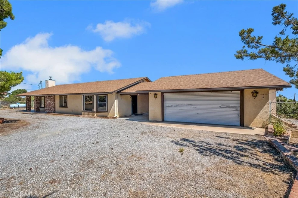 Unit for sale at 2722 Arrowhead, Pinon Hills, CA 92372