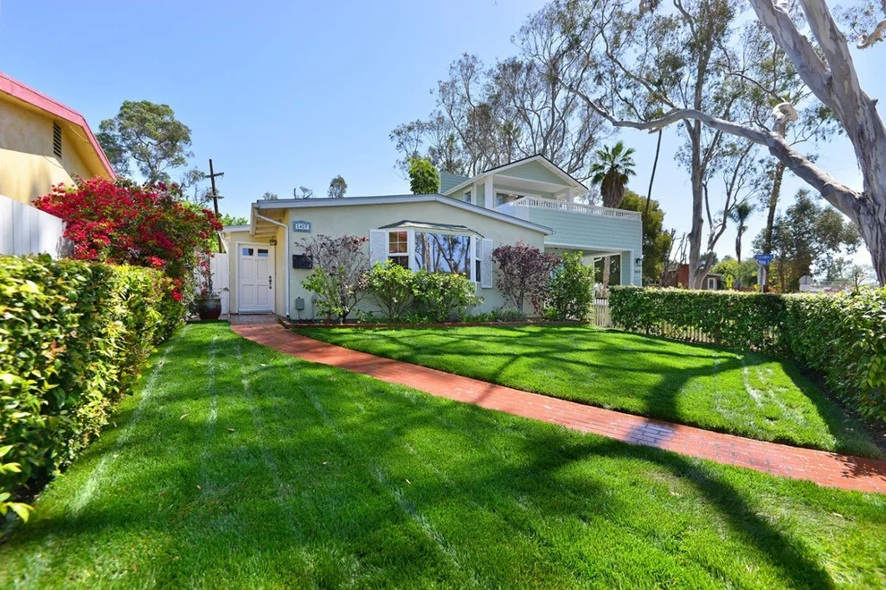 Unit for sale at 5407 Waverly Ave, La Jolla, CA 92037