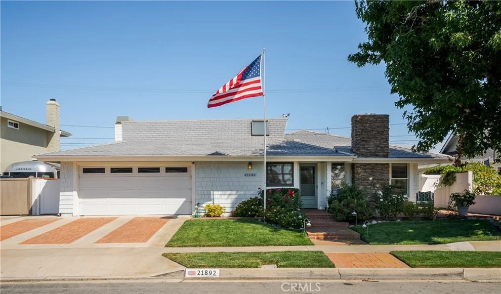 Unit for sale at 21892 Kaneohe, Huntington Beach, CA 92646