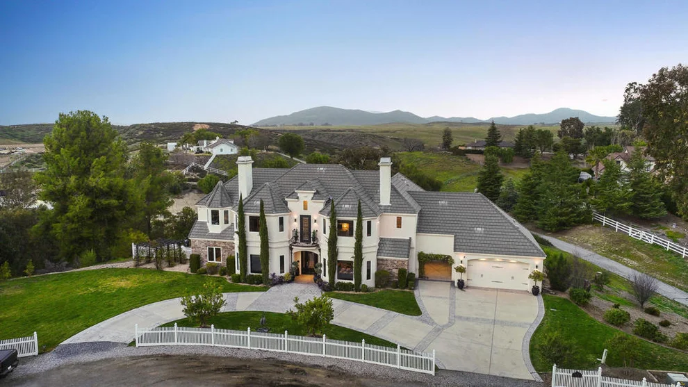 Unit for sale at 33120 Vino Way, Temecula, CA 92591