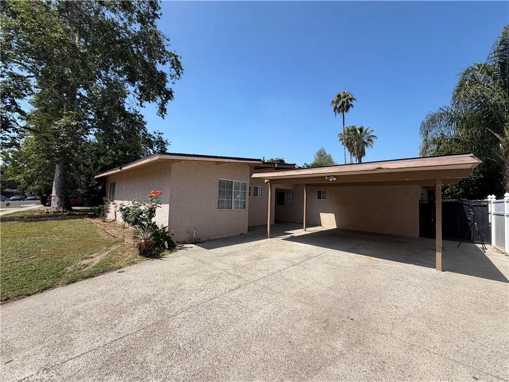 Unit for sale at 7741 Zelzah, Reseda, CA 91335