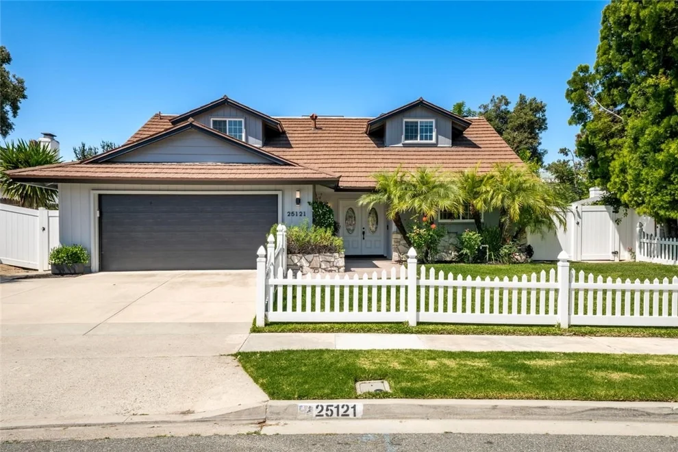 Unit for sale at 25121 Ericson Way, Laguna Hills, CA 92653
