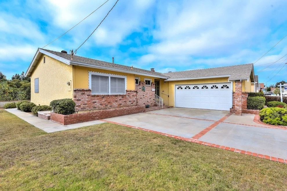 Unit for sale at 8654 Converse Ave, San Diego, CA 92123