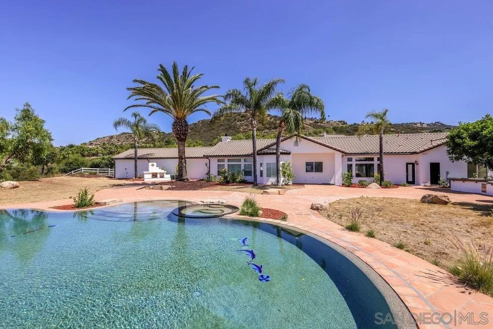 Unit for sale at 26335 Englemann Rd, Valley Center, CA 92082