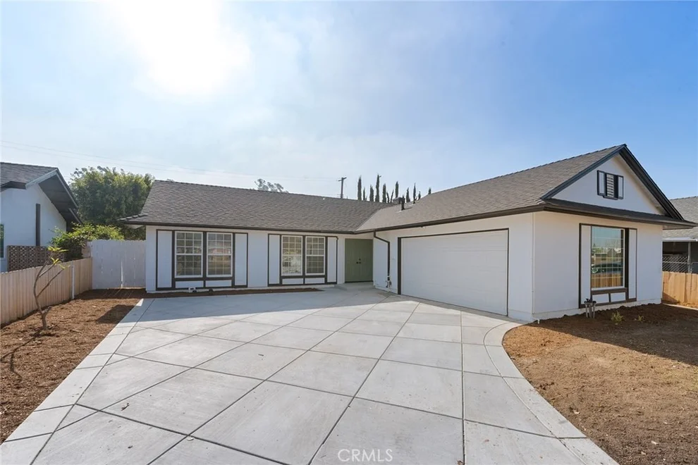 Unit for sale at 23832 La Rosa, Lake Forest, CA 92630