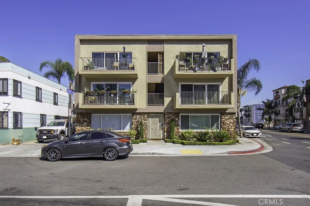Unit for sale at 21 Alamitos, Long Beach, CA 90802