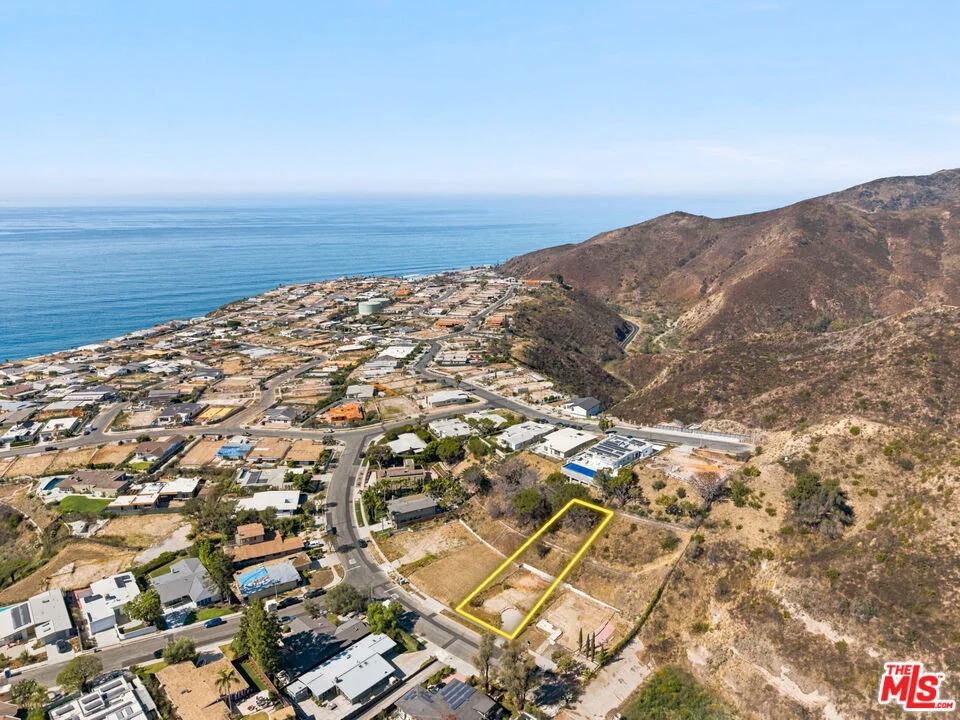 Unit for sale at 3411 Cloudcroft Drive, Malibu, CA 90265