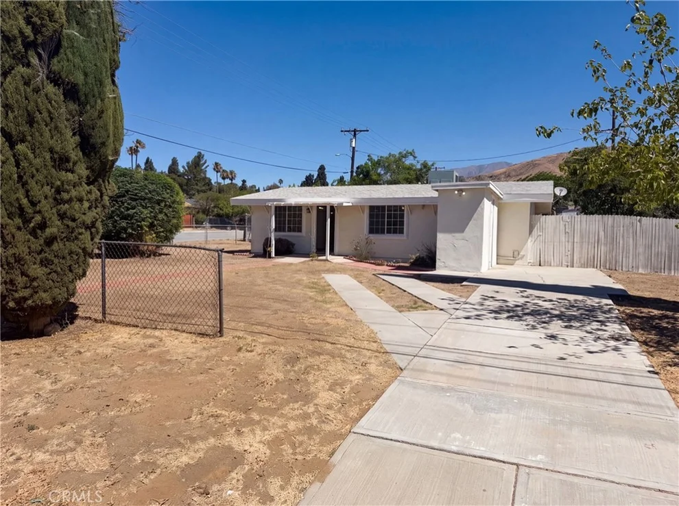 Unit for sale at 415 E Indian School, Banning, CA 92220