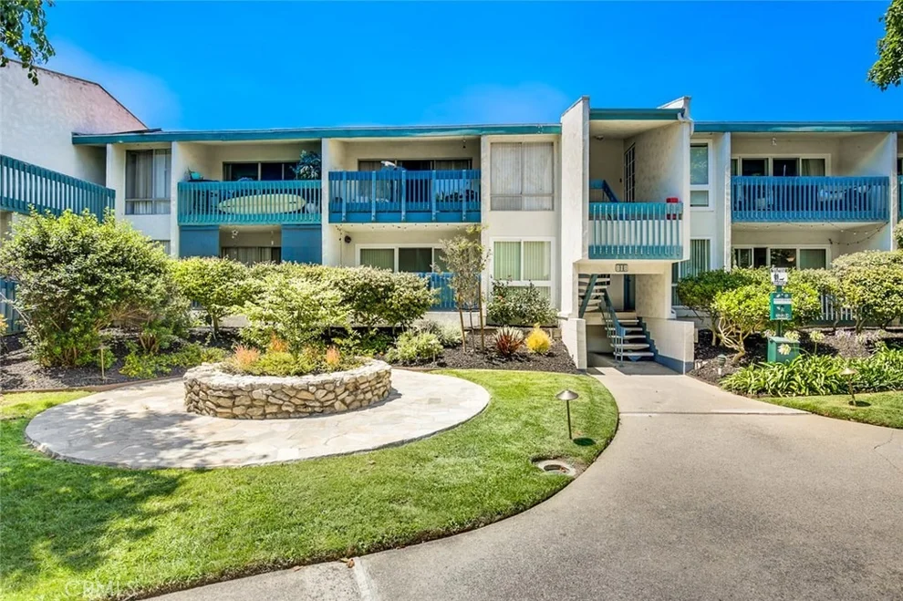 Unit for sale at 818 Camino Real, Redondo Beach, CA 90277