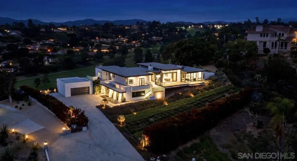 Unit for sale at 1110 Solana Dr, Del Mar, CA 92014
