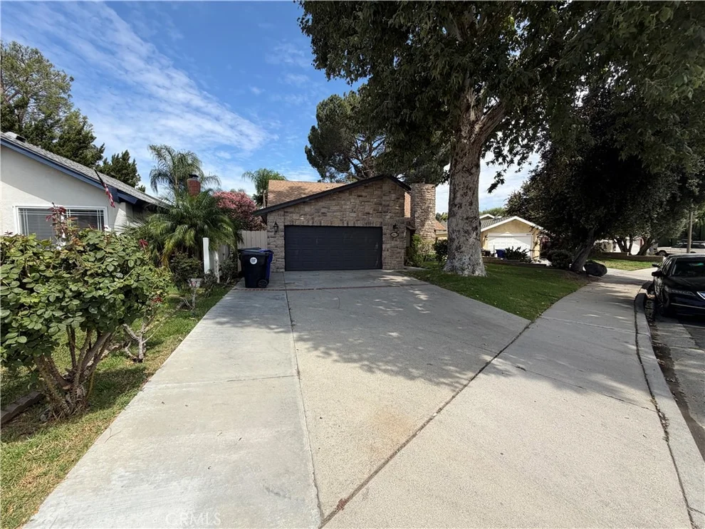 Unit for sale at 23521 Via Chantilly, Valencia, CA 91355